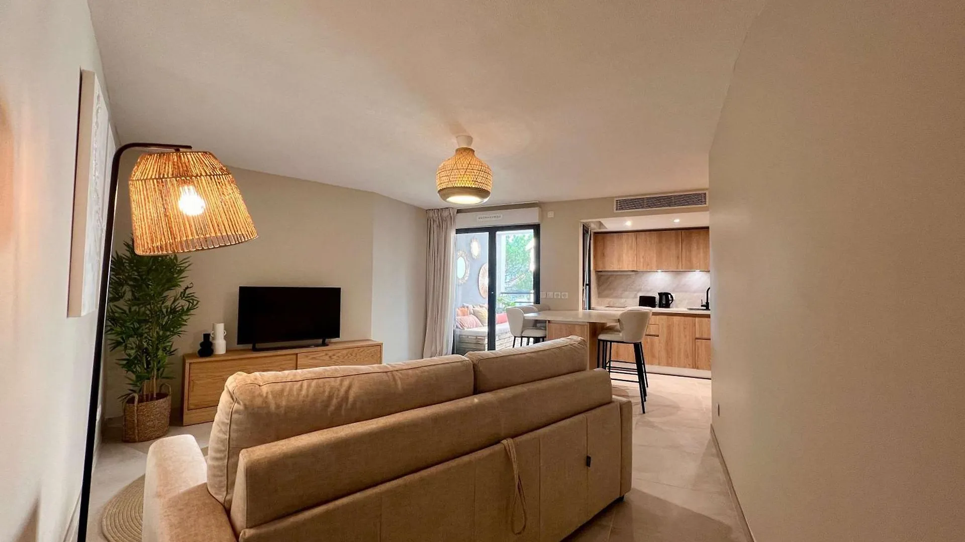 B054 Appartement Luxueux Dans Cannes France
