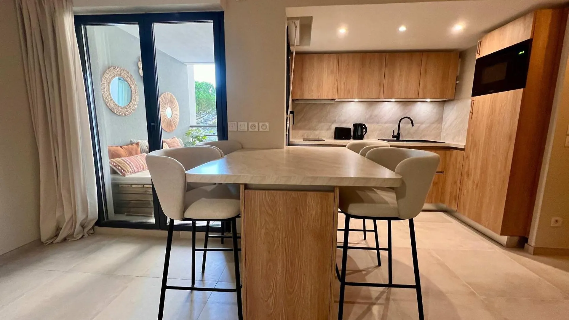 B054 Appartement Luxueux Dans Cannes